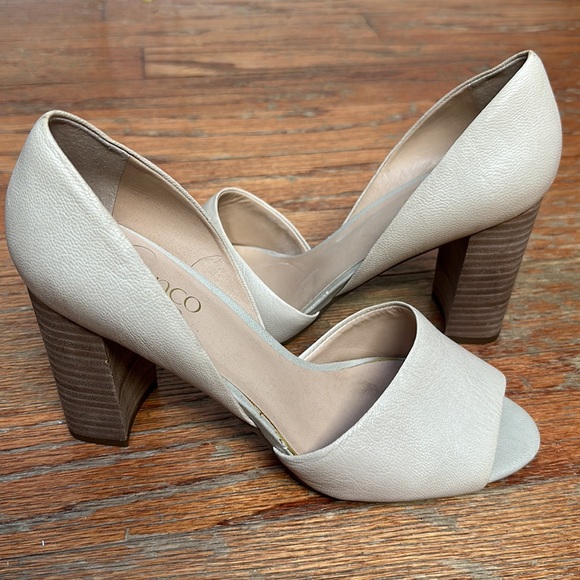 Franco Sarto, women’s 4 inch thick heals, size 8, shinny nude - Picture 2 of 3